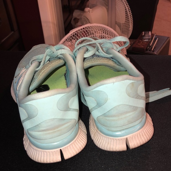 Nike free runs - Picture 2 of 2